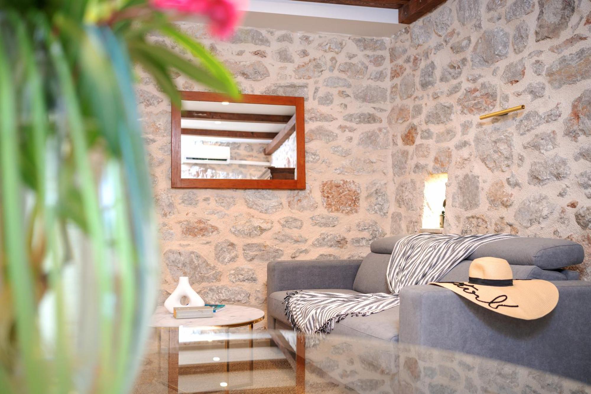 Holiday Home Skala With Hot Tub & Kala With Terrace Pitve Exteriör bild