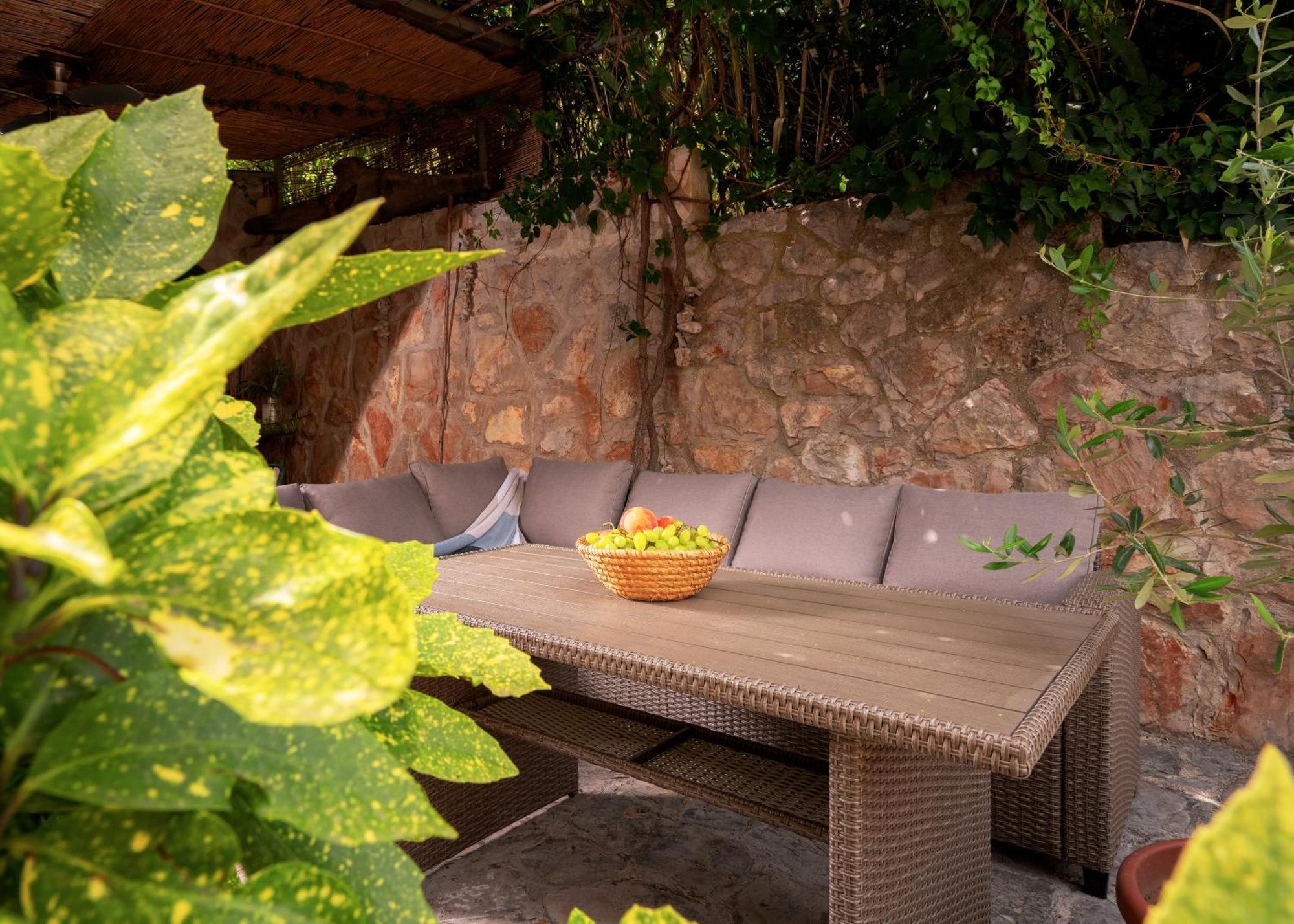 Holiday Home Skala With Hot Tub & Kala With Terrace Pitve Exteriör bild