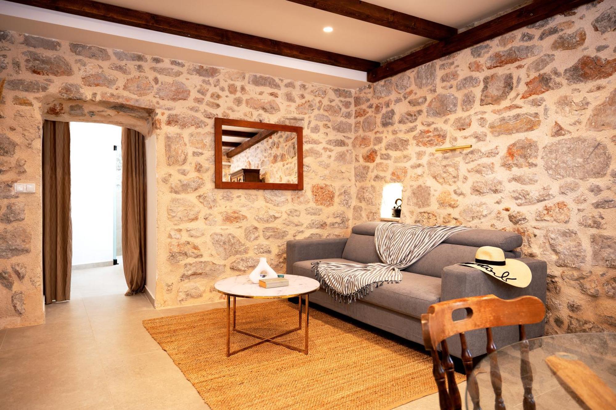 Holiday Home Skala With Hot Tub & Kala With Terrace Pitve Exteriör bild
